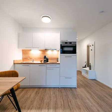 Zentrahome - Balkon Outlet Zentral Smarttv Business Metzingen  Eksteriør billede