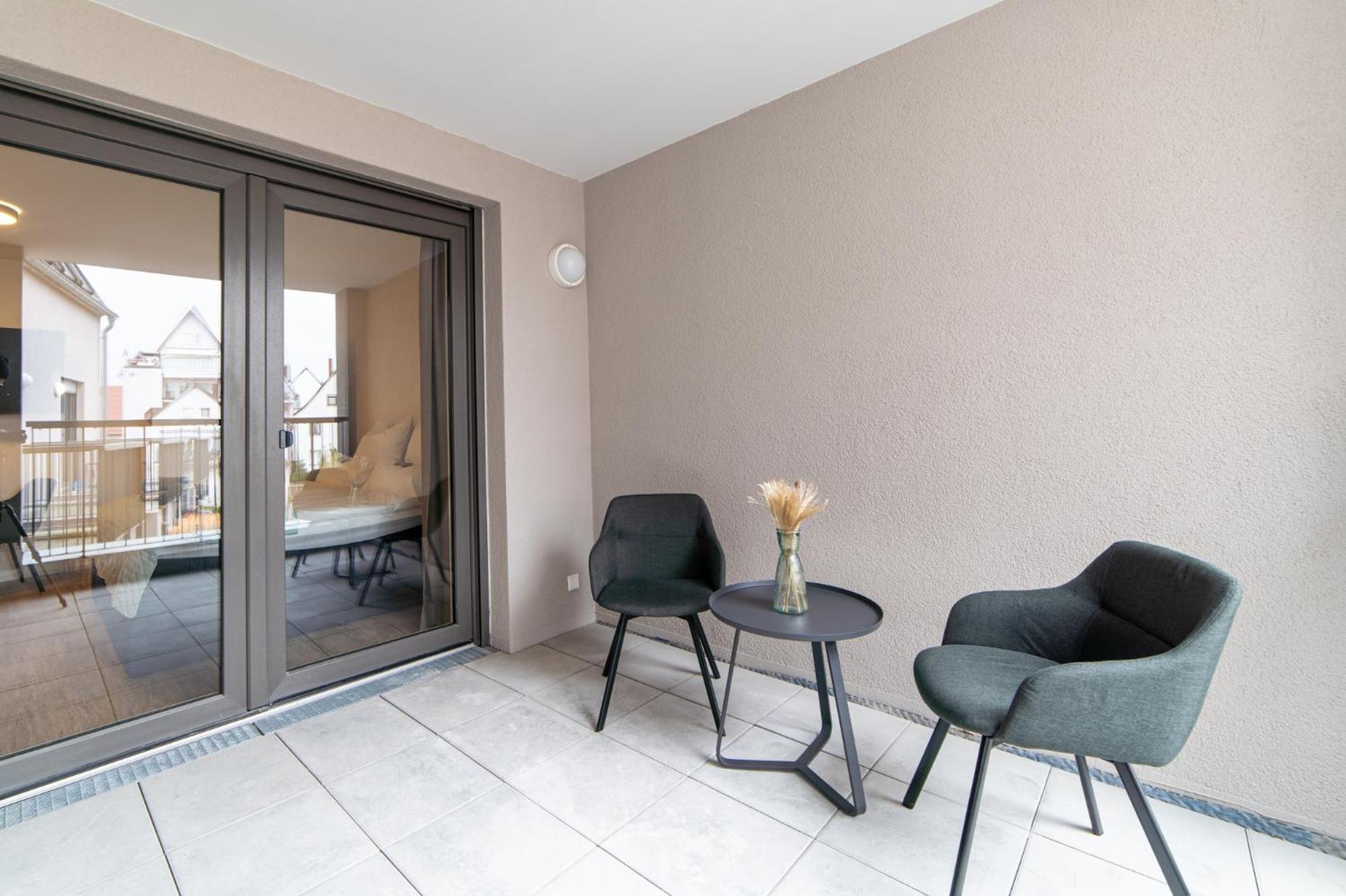 Zentrahome - Balkon Outlet Zentral Smarttv Business Apartment