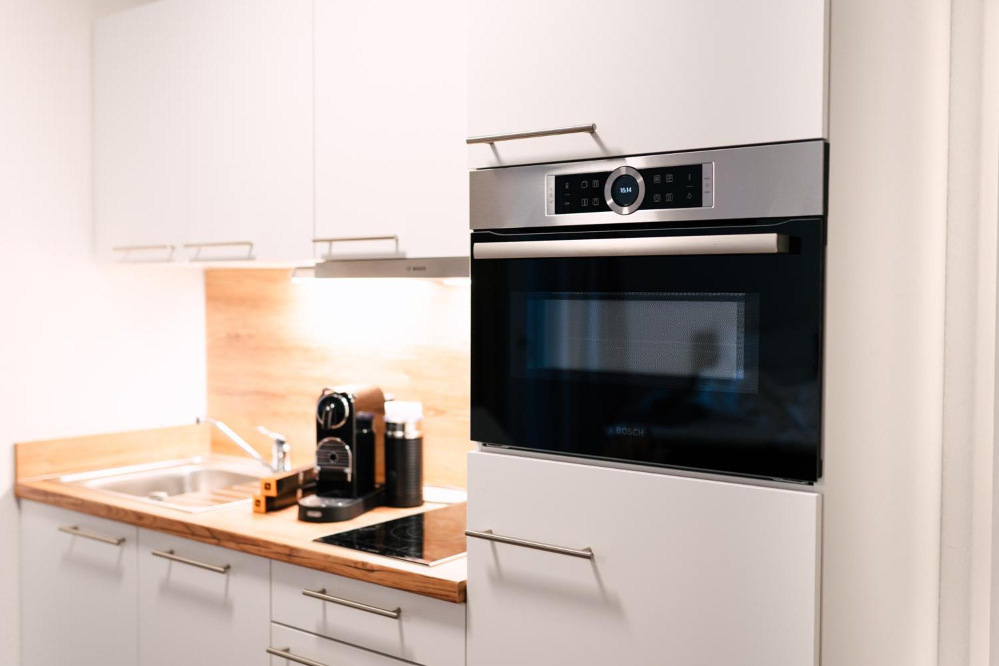 Zentrahome - Balkon Outlet Zentral Smarttv Business *
